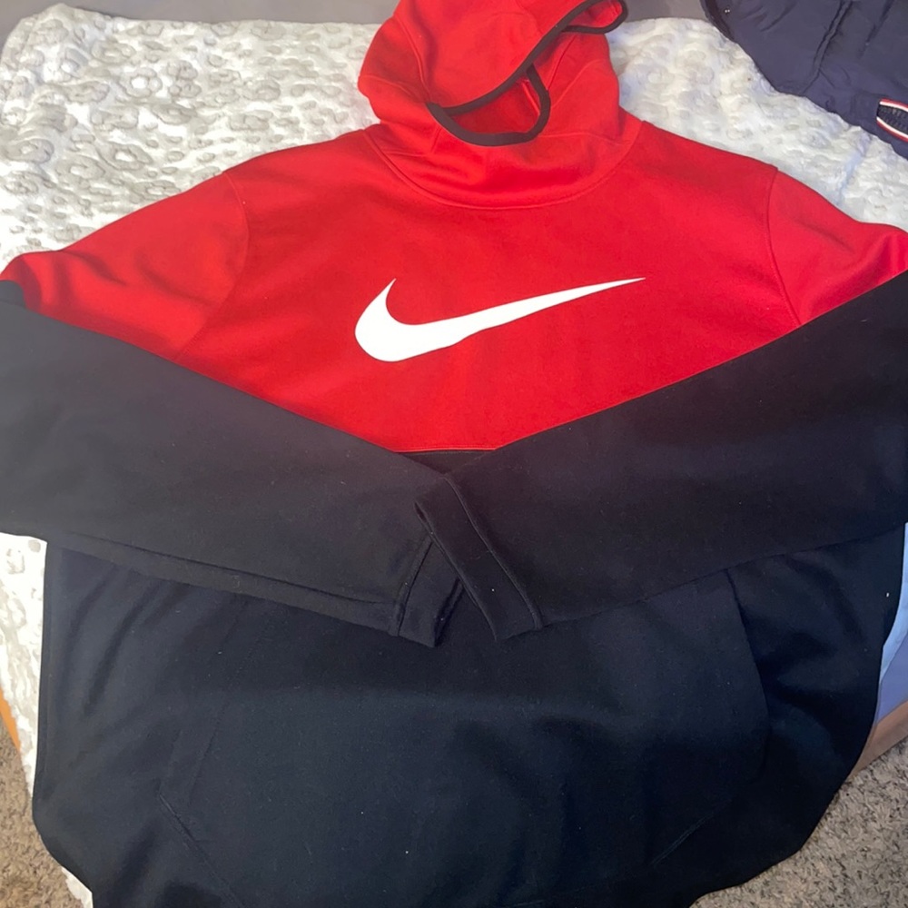 Extra large red and black dry fit men’s hoodie like new